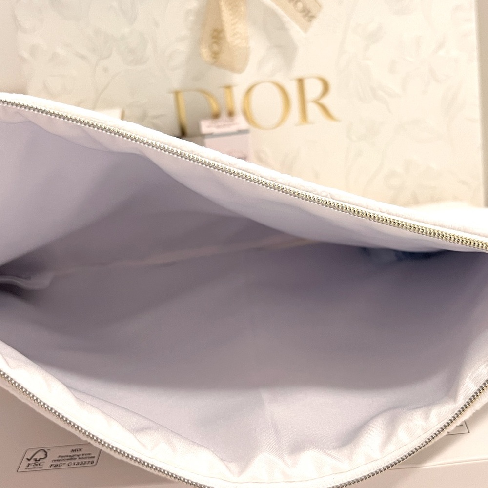 Dior Gift Set - Picture 6 of 14
